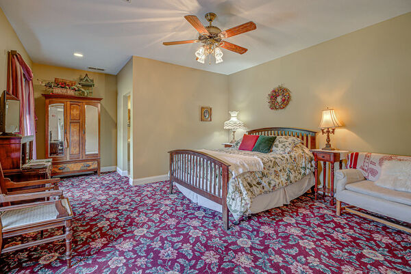 Autumn Rose Room Photo 1