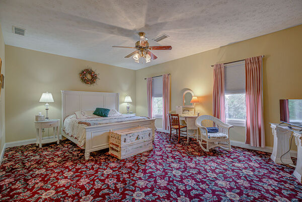 Butterfly Room Photo 1