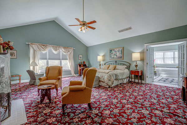 Queen Anne Suite Photo 1